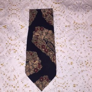 Bill Blass Silk Tie.